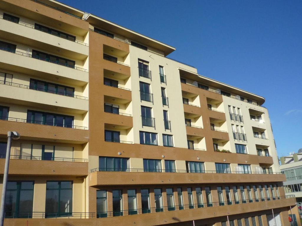 Tisza Palota Apartmanok Сегед Екстериор снимка