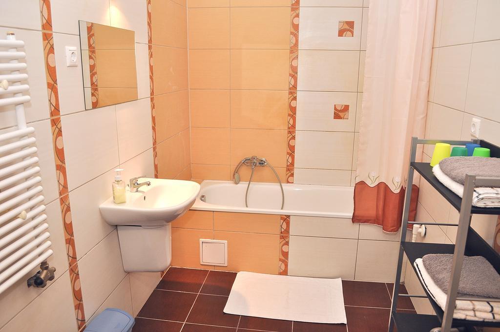 Tisza Palota Apartmanok Сегед Стая снимка