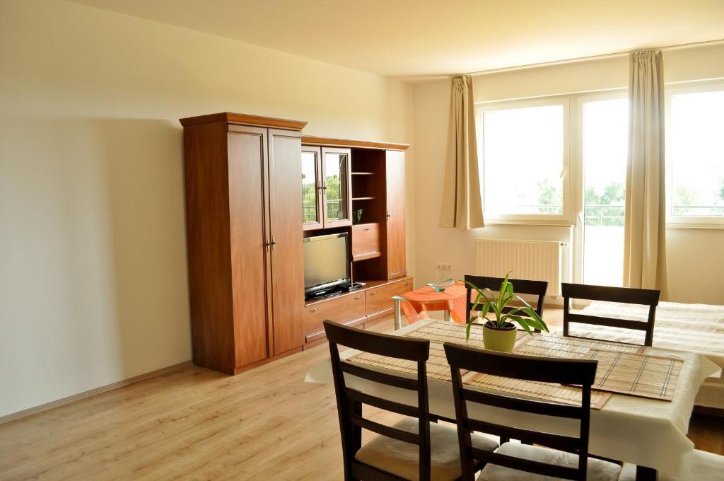 Tisza Palota Apartmanok Сегед Стая снимка
