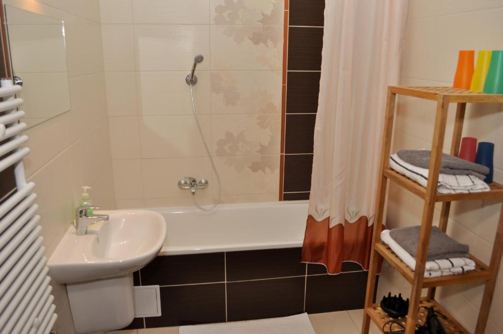Tisza Palota Apartmanok Сегед Стая снимка