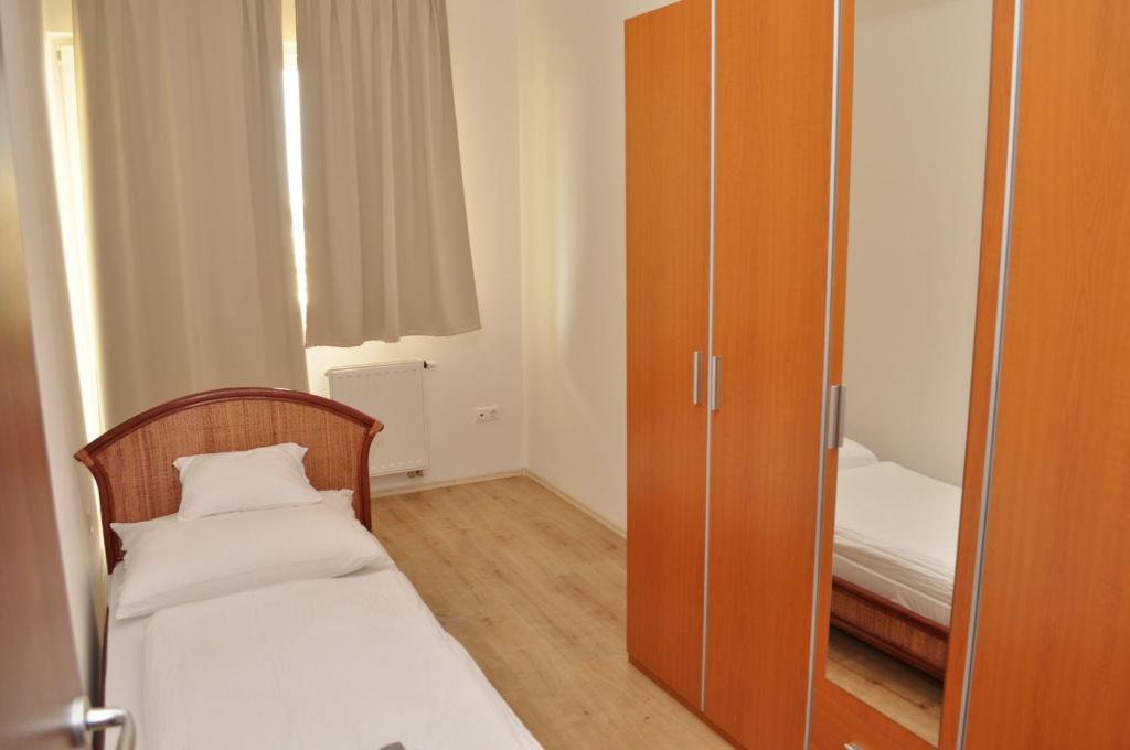 Tisza Palota Apartmanok Сегед Стая снимка