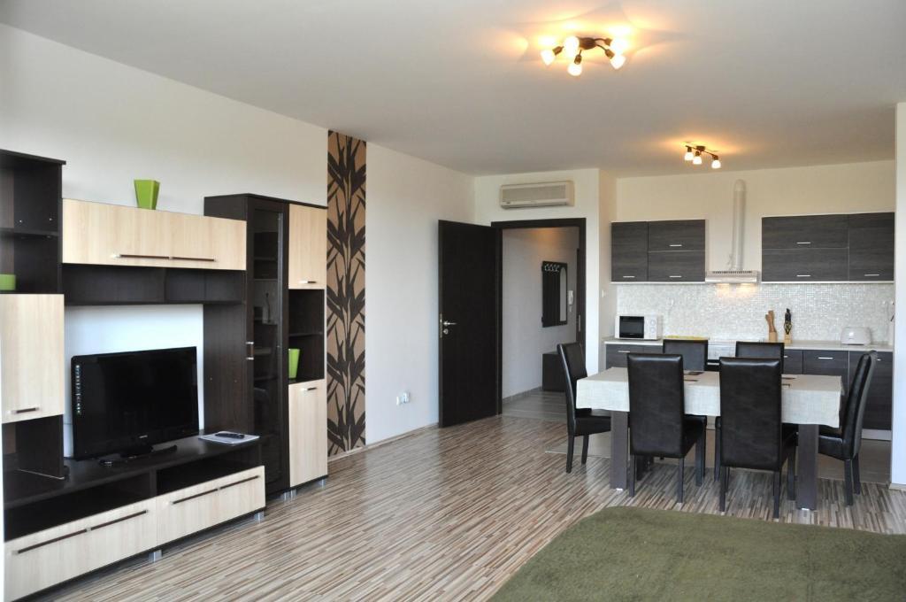 Tisza Palota Apartmanok Сегед Стая снимка