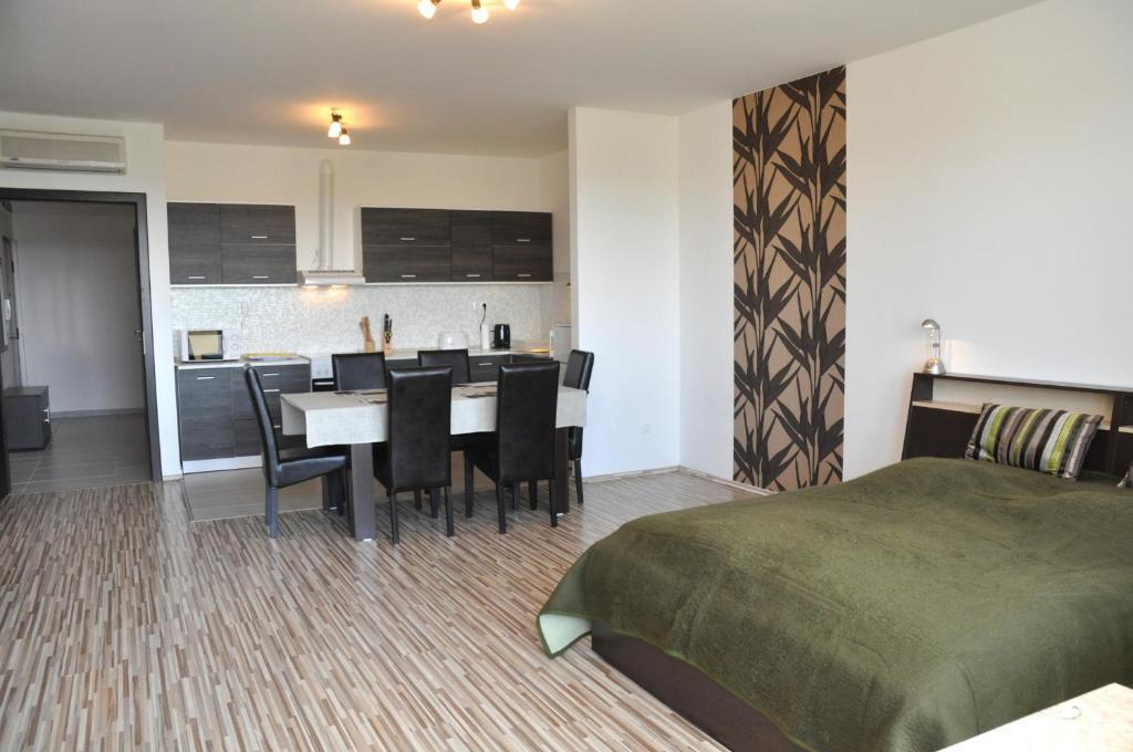 Tisza Palota Apartmanok Сегед Стая снимка