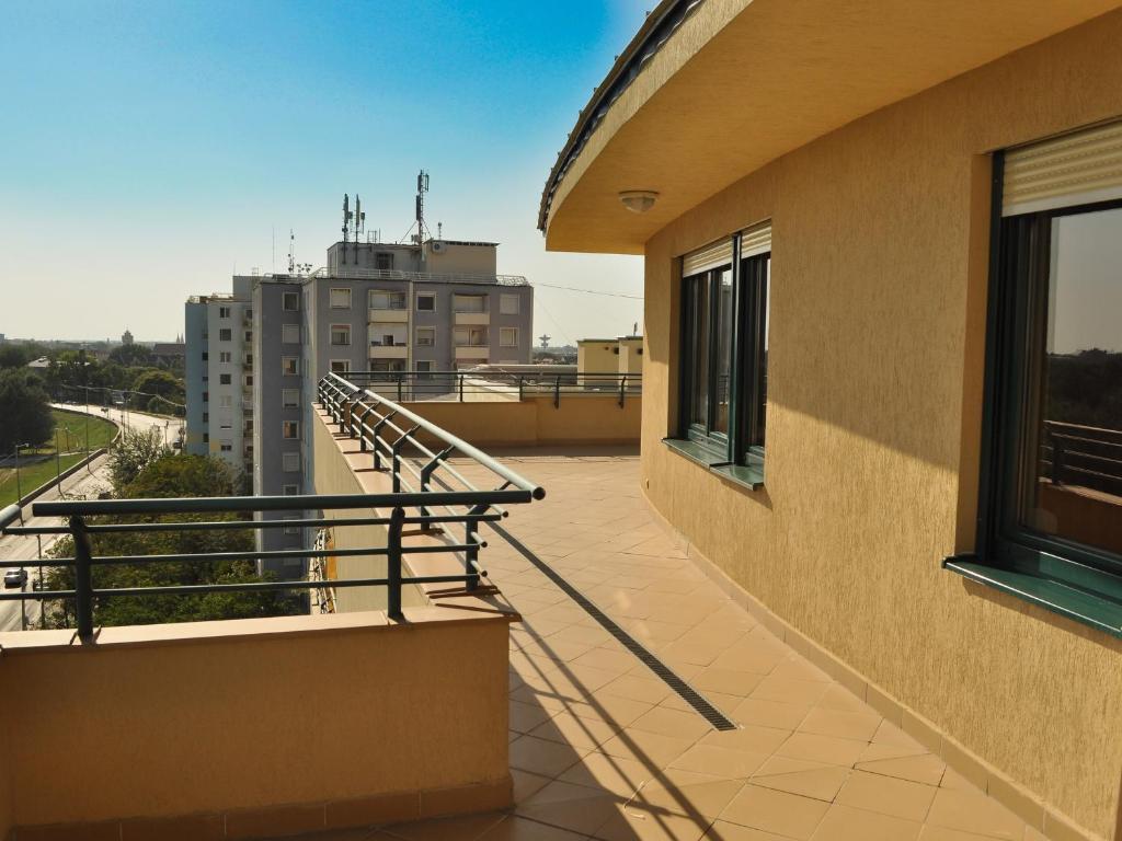Tisza Palota Apartmanok Сегед Стая снимка